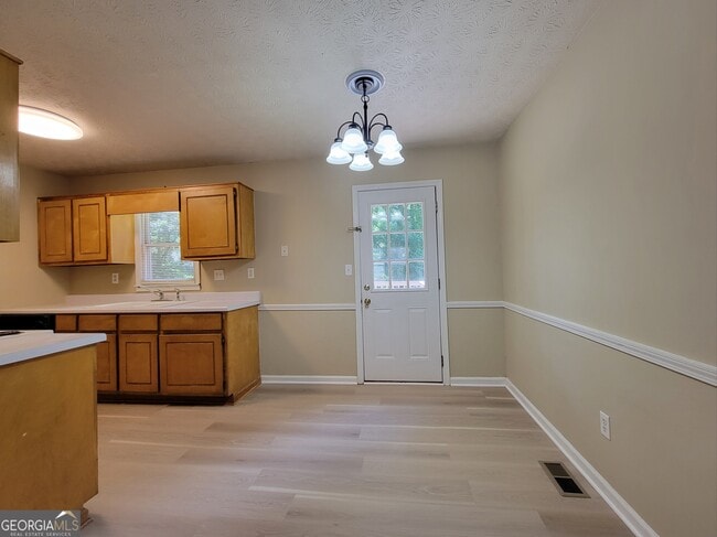 Building Photo - 271 Rutledge Dr