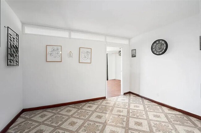 Foto del edificio - 1655 Flatbush Ave