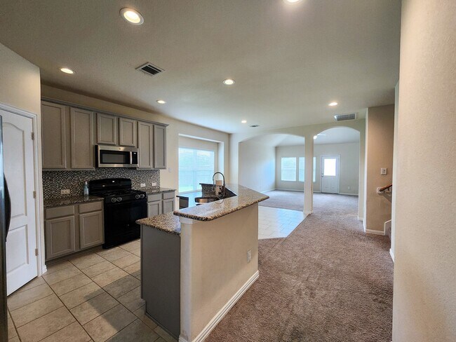 Building Photo - 2119 Del Mar Dr