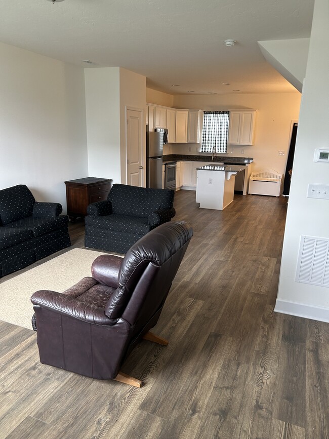 Building Photo - 2631 Brownstone Dr