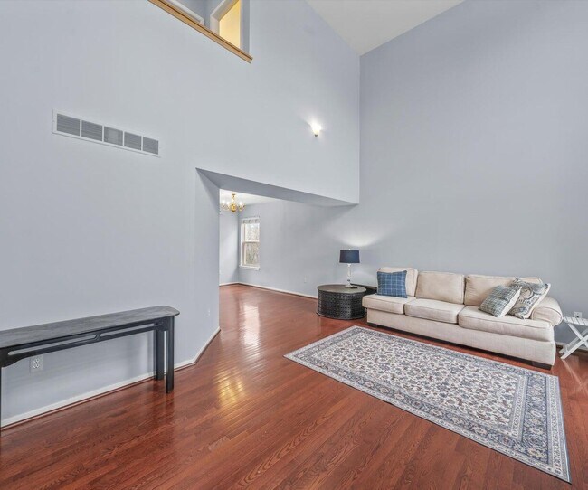 Foto del edificio - 1696 Reserve Ct
