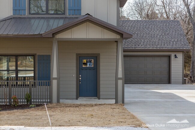 Foto del edificio - Pre-Leasing Modern Style Home Minutes from Campus and Downtown Fayetteville