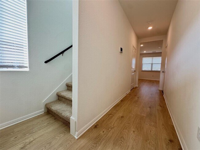 Foto del edificio - 429 Brody Ln