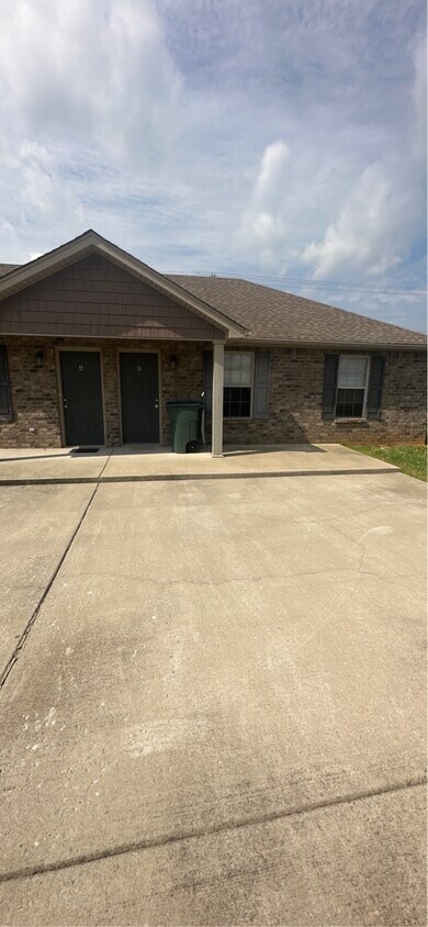 Foto principal - 107 Ezra Ct