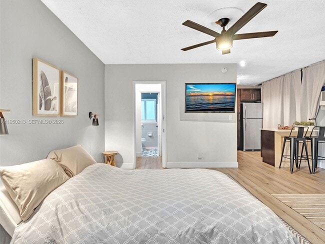 Building Photo - 1315 NE 11th St