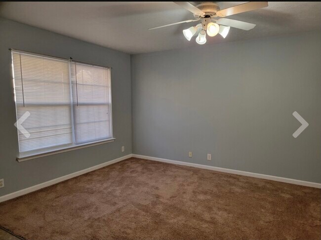 Building Photo - 8011 Logan Dr