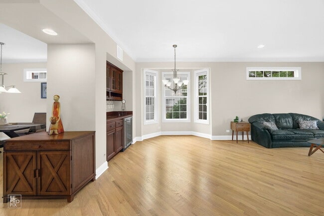 Building Photo - 940 Shandrew Dr