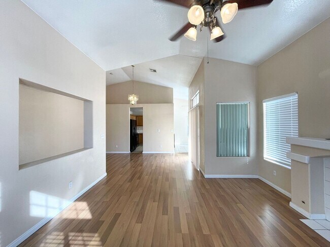 Foto del edificio - Gorgeous single story home