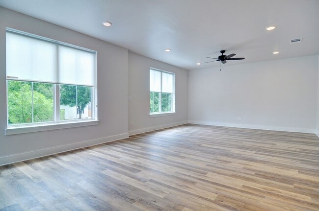 Photo - 3212 McCart Ave-3212 MC-2028 Apartment