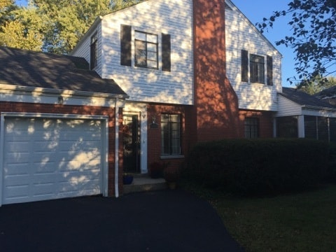 Building Photo - 9323 Crawford Ave