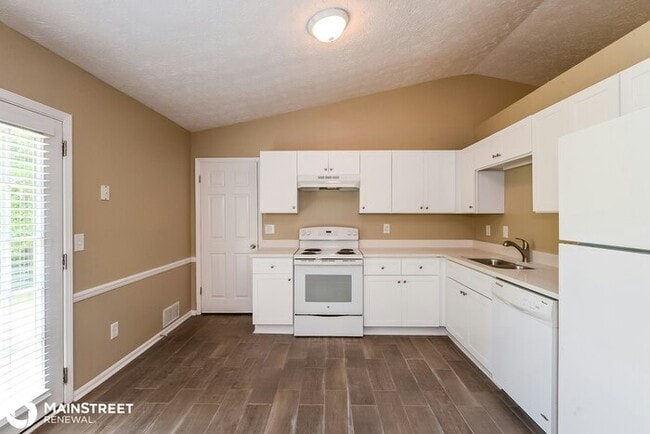 Building Photo - 3275 Creekwood Dr, Rex, GA 30273