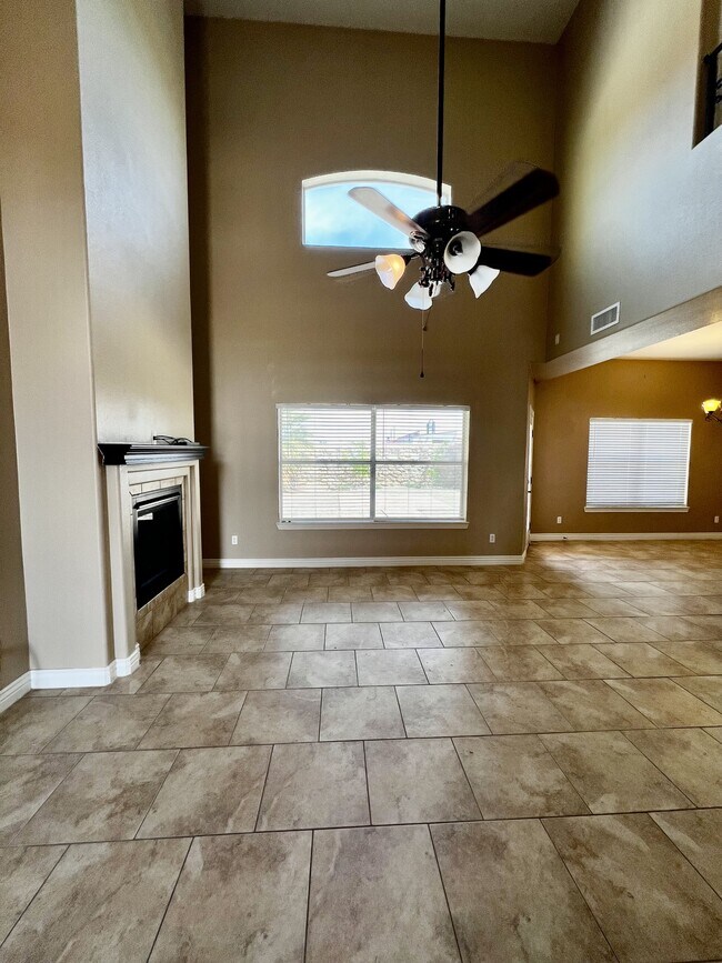 Building Photo - 3727 Grand Bahamas Dr