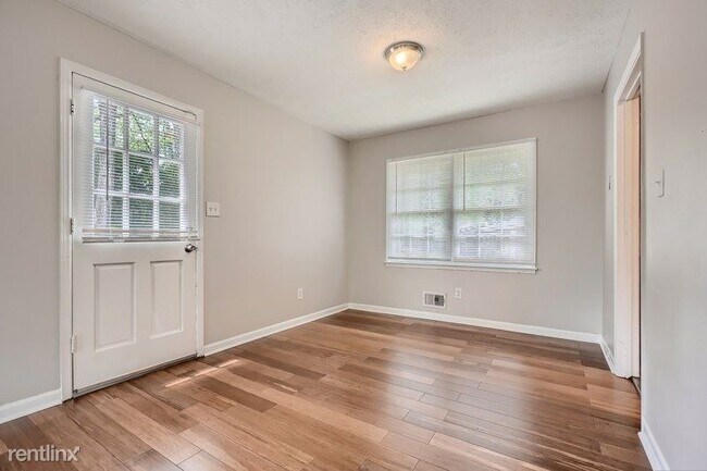 Foto del edificio - 3 br, 2.5 bath House - 2915 Landmark Drive...