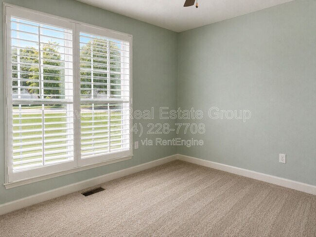 Foto del edificio - 1016 Westlake Village Dr