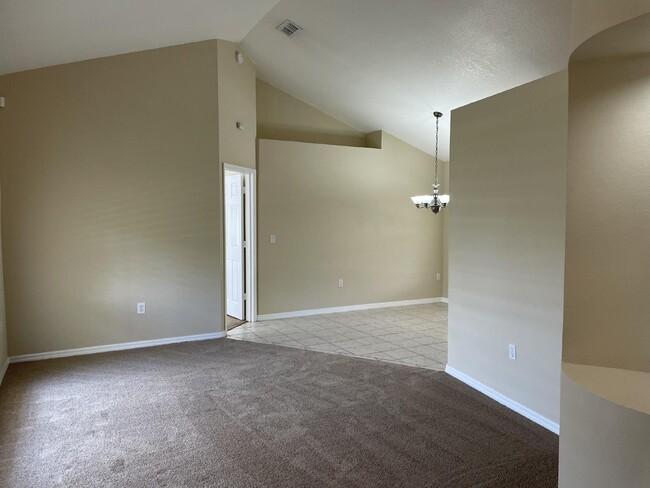 Building Photo - Beautiful 3 Bedroom 2 Bath Pool Home Lawn ...