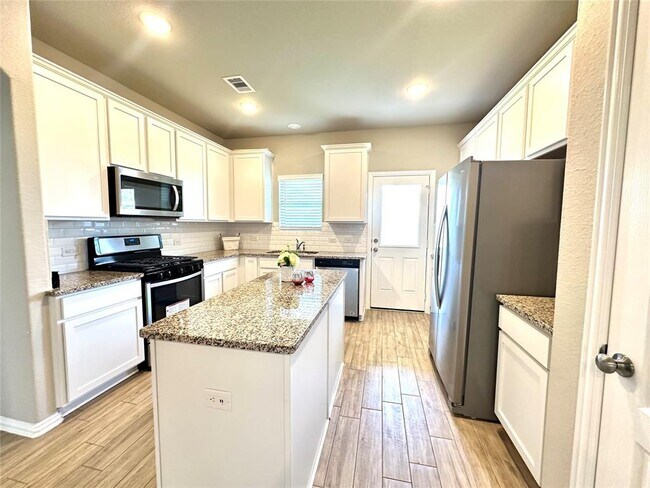 Building Photo - 31603 Eldorado Ln