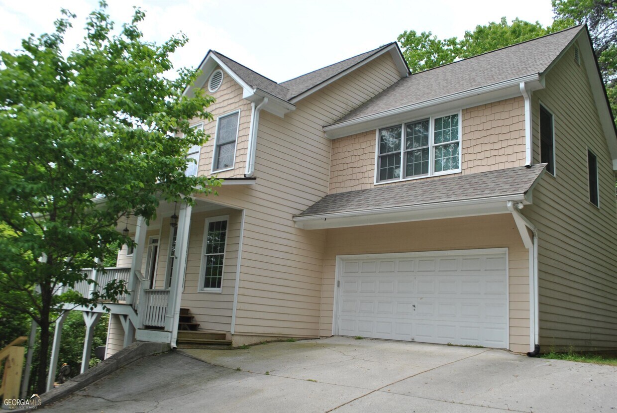 Foto principal - 5250 Lanier Ln