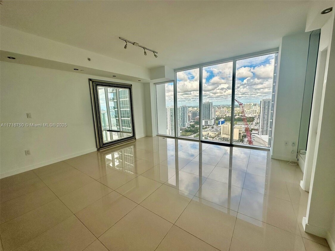 Foto principal - 1040 Biscayne Blvd