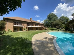Building Photo - 11225 N Club Dr