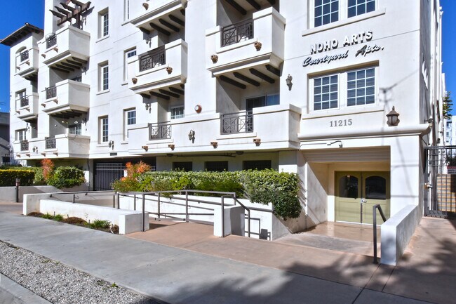 Foto del edificio - 11215 Huston St
