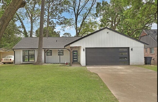 Building Photo - 10123 Eddystone Dr