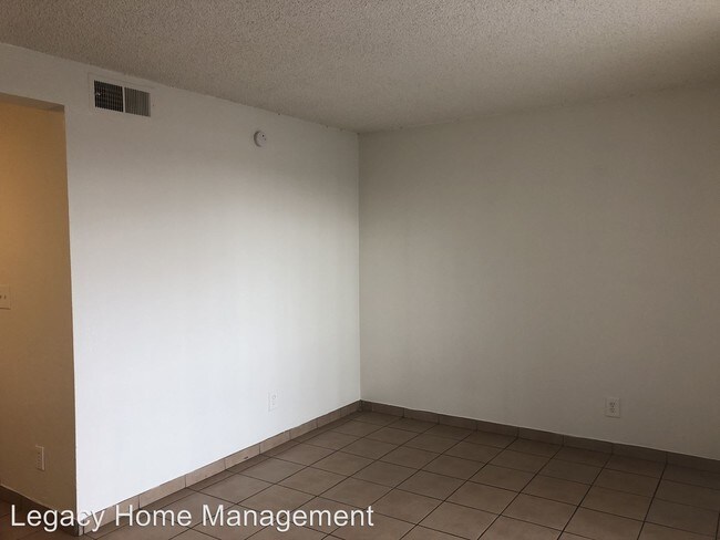 Building Photo - 819 S Stapley Dr