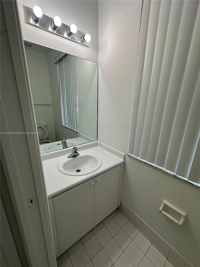 Foto del edificio - 2438 SE 14th Ave