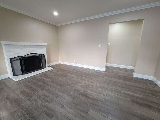 Building Photo - Charming 3 Bedroom, 1 Bath home in the Cam...