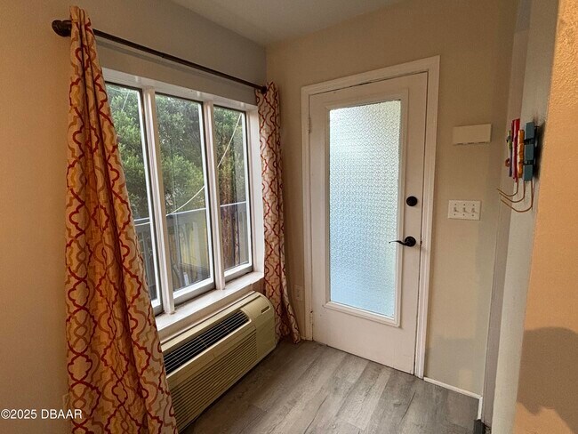 Foto del edificio - 528 Bostwick Ave