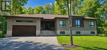 Building Photo - 146 Moreau Pkwy