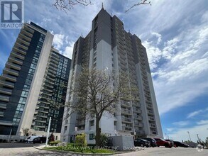 Building Photo - 1465-1465 Lawrence Ave W