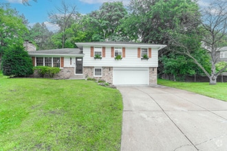 Building Photo - 9919 brookside