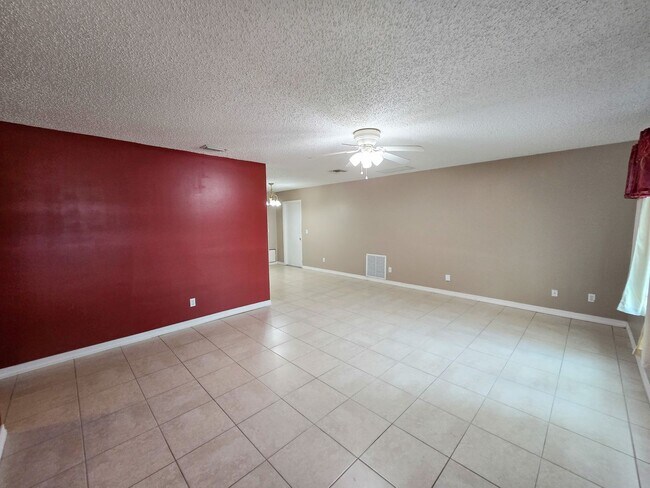 Foto del edificio - Steal of a Deal! 2/2 Everything included i...