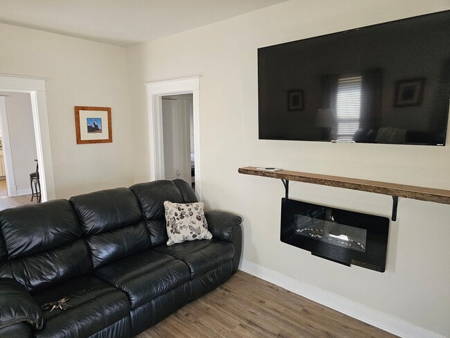 Foto del edificio - 1106 Central Ave