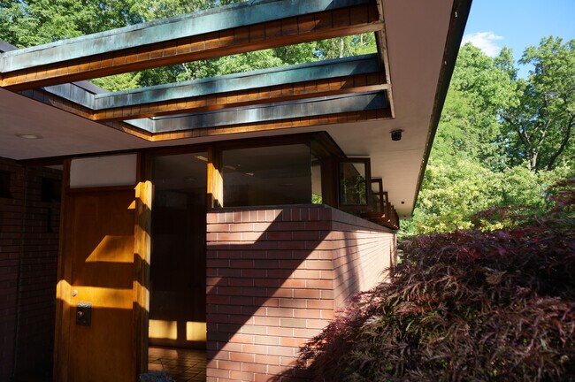 Foto del edificio - 2417 Londonderry Rd