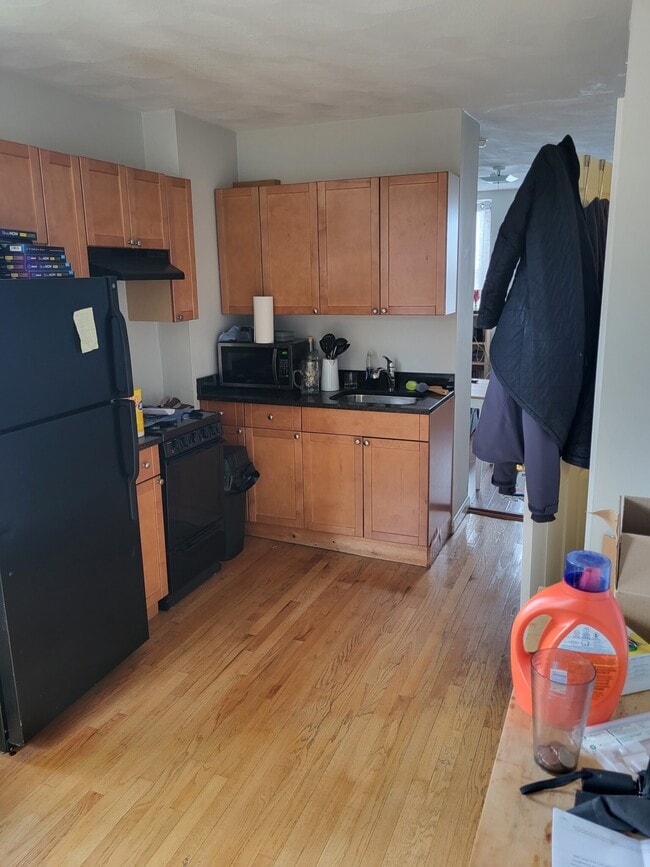 Building Photo - 71 Joy St