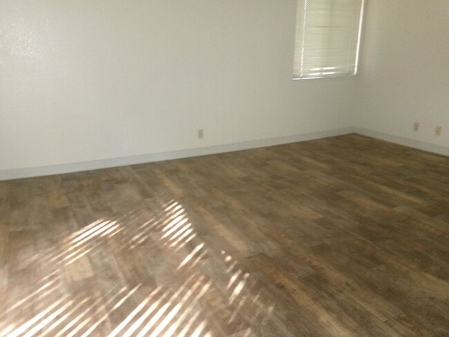 Building Photo - 3591 Quail Lakes Dr