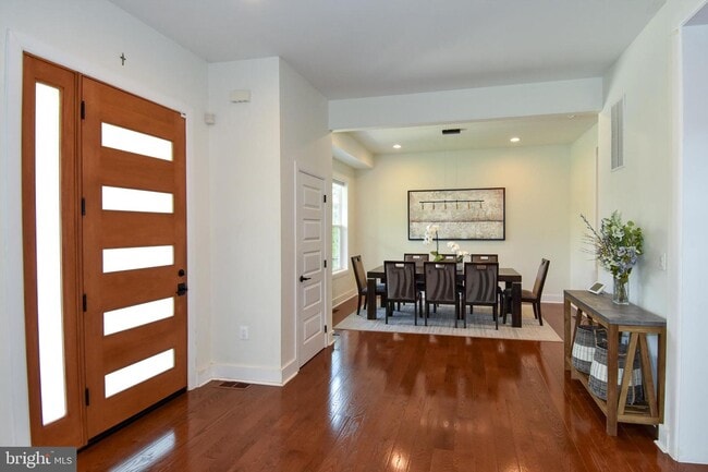 Building Photo - 5802 Wilmett Rd