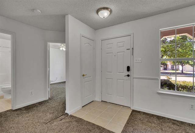 Building Photo - 3205 Ocean Dr