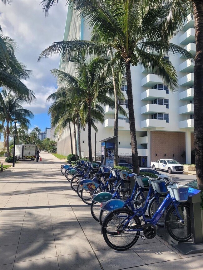 Foto del edificio - 2899 Collins Ave