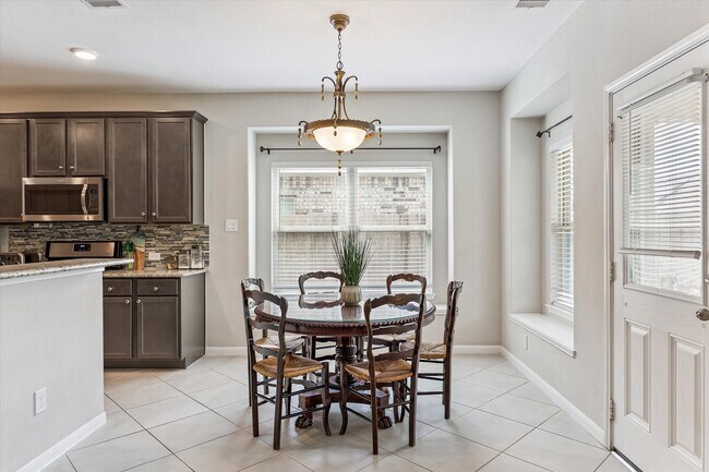 Foto del edificio - 346 Marble Springs Ln