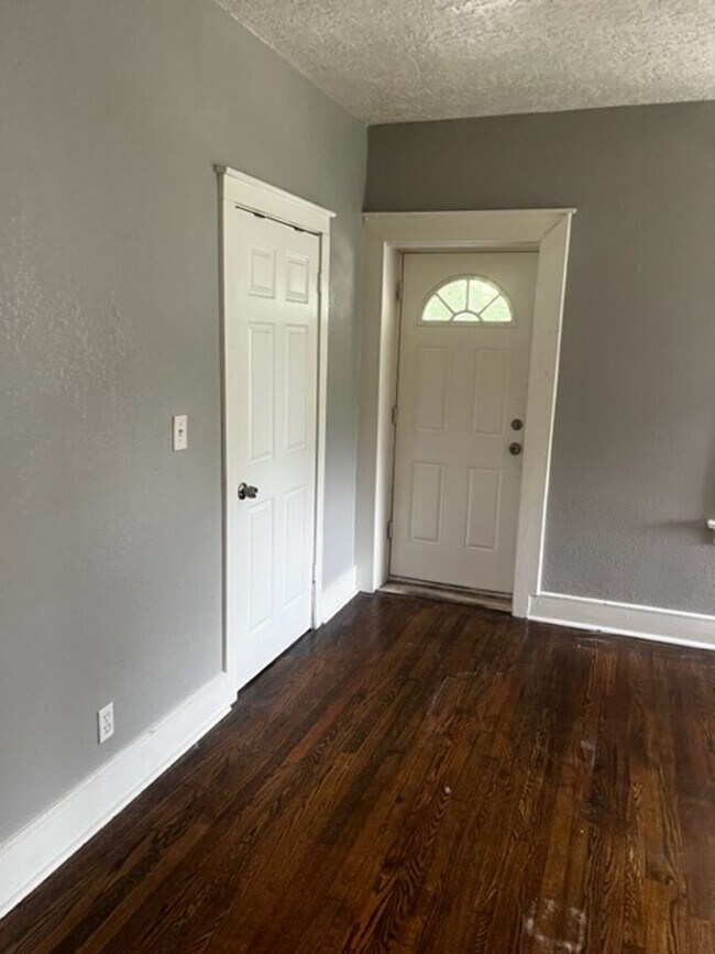 Foto del edificio - 3314 Tracy Ave