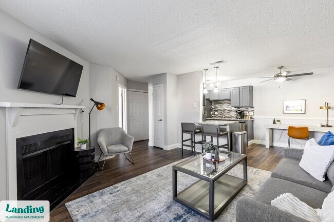 Foto del edificio - 1919 W Tarrant Rd