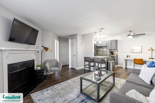 Building Photo - 1919 W Tarrant Rd