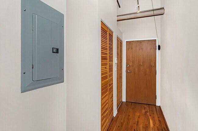 Foto del edificio - 1500 W Monroe St