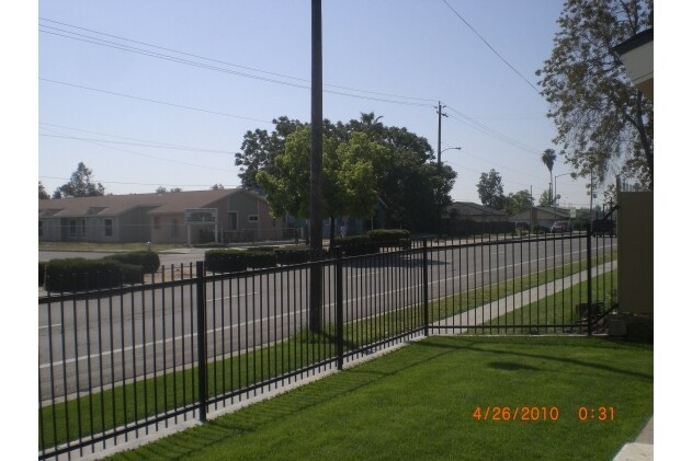  - 302 S Chestnut Ave
