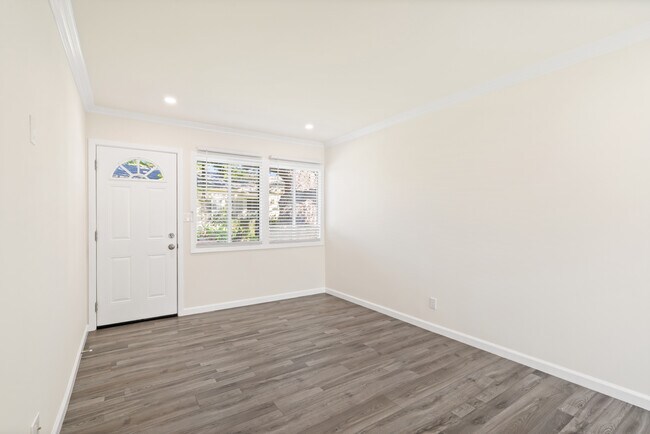 Foto del edificio - 1669 N Hollywood Way