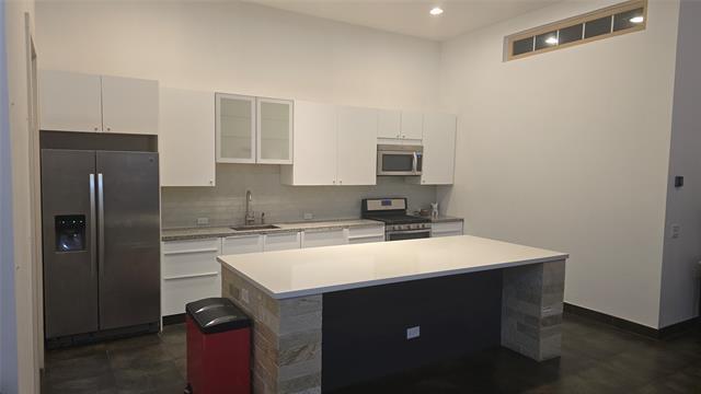 Foto del edificio - 1371 Crampton St