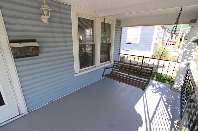 Building Photo - Quaint 2 Bed 1 Bath in Franklin