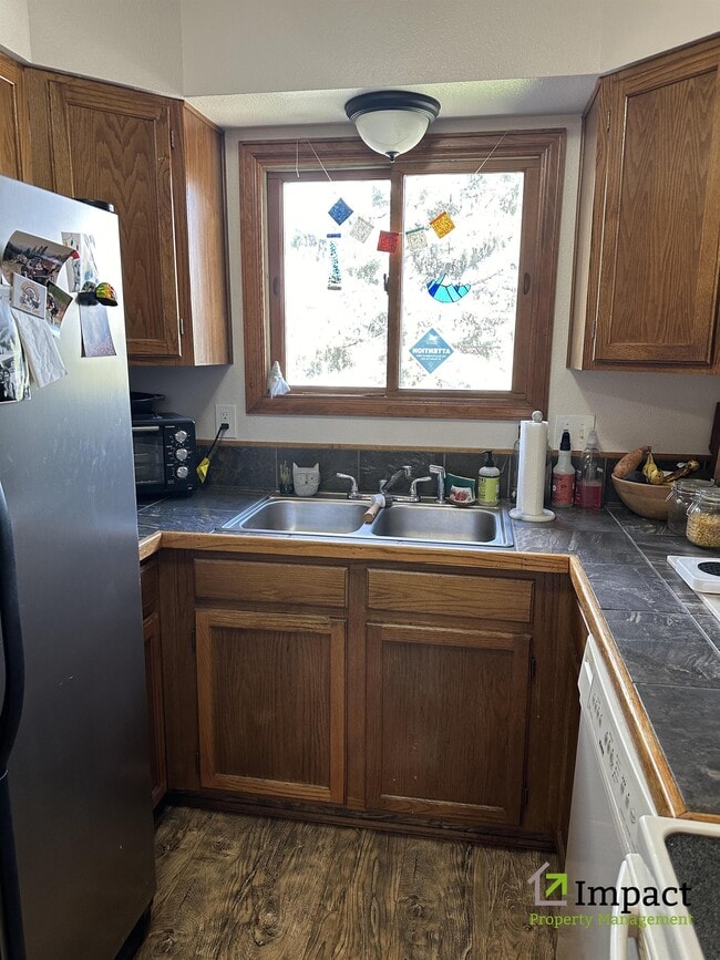 Building Photo - 2510 Plumtree Grove